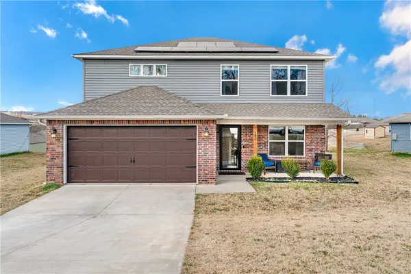 387 Cooper Street, Huntsville, AR 72740