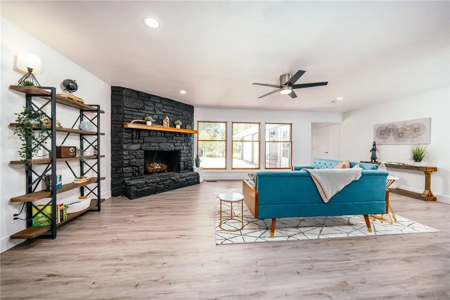 18 Melbourn Drive, Bella Vista, AR 72714 - #2