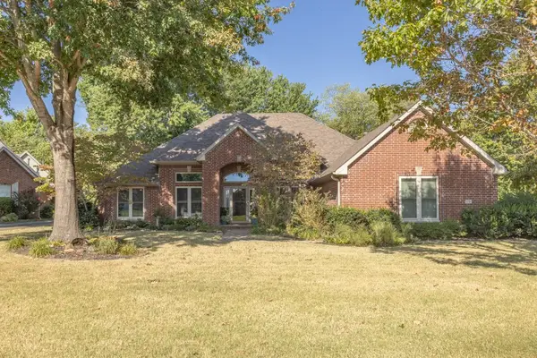 1735 Hartford, Fayetteville, AR 72701