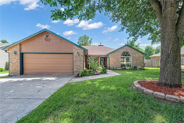 3281 W Gypsum Drive, Fayetteville, AR 72704