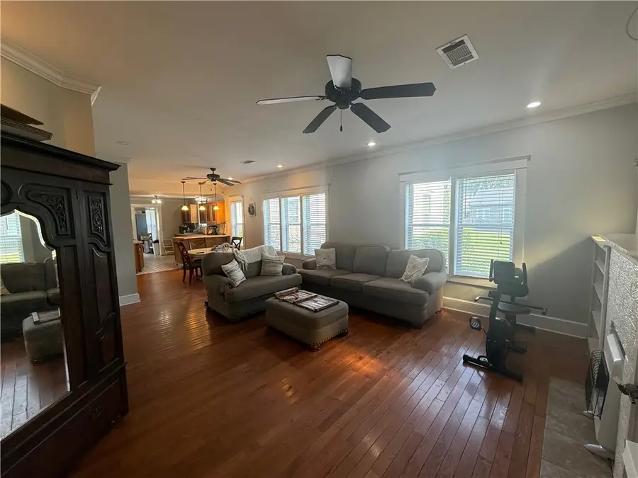 406 S Denver Avenue, Russellville, AR 72801 - #2