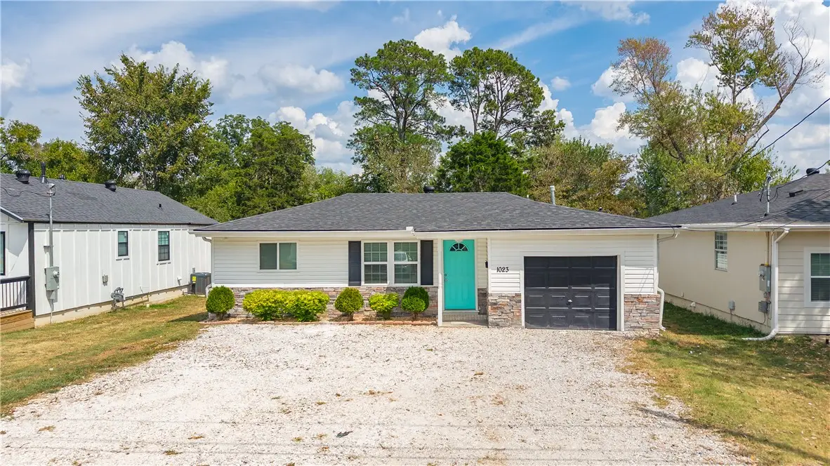 1023 S B Street, Rogers, AR 72756 - #1