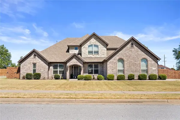 1703 Gilligan Avenue, Rogers, AR 72758