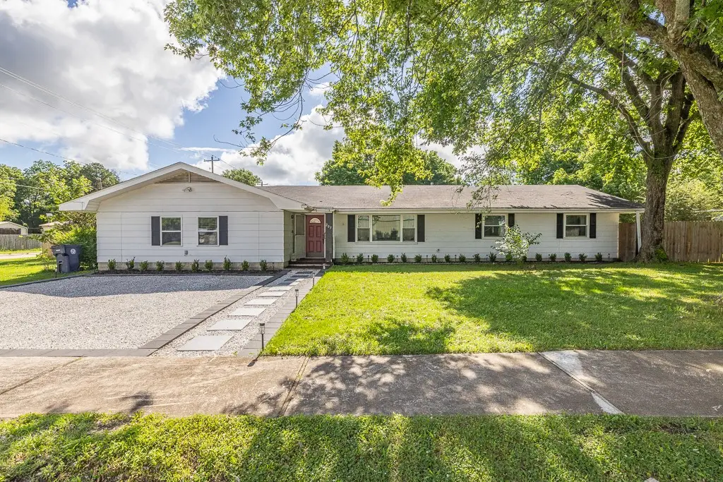 203 S Neal Street, Prairie Grove, AR 72753 - #1