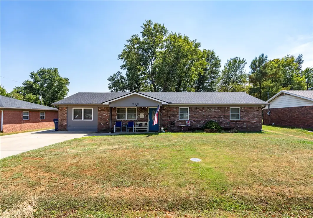 902 W Harvard Street, Siloam Springs, AR 72761 - #1