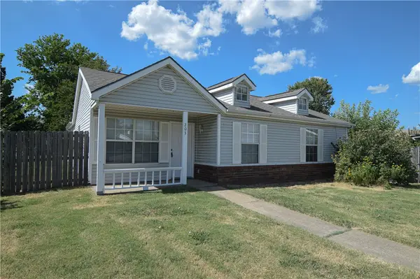 203 SE 16th Street, Bentonville, AR 72712