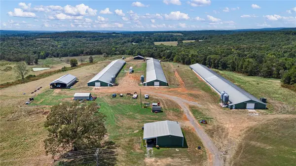 13589 Middle Ridge Road, Ozark, AR 72949
