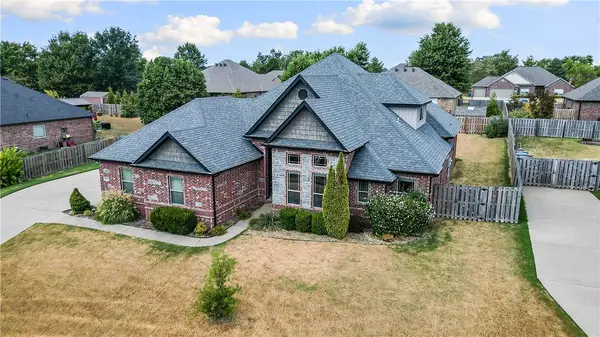3803 NE Oakbrooke Avenue, Bentonville, AR 72712