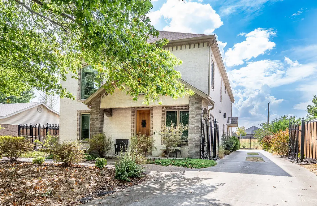 1383 N Heritage Avenue, Fayetteville, AR 72704 - #1