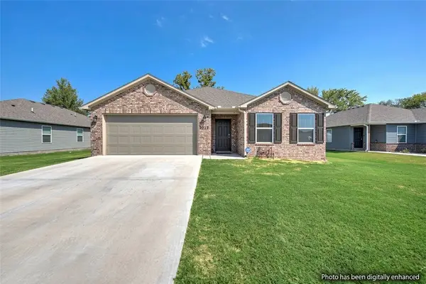 3213 E Hagen Street, Siloam Springs, AR 72761