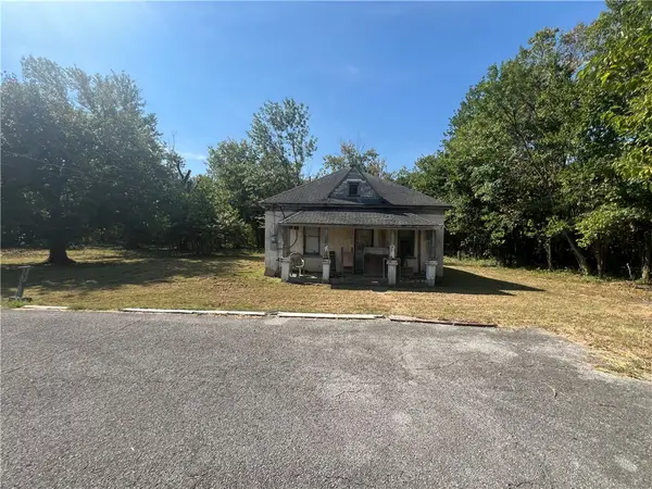 Address Withheld By Seller, Siloam Springs, AR 72761