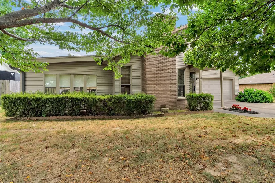 301 Edmondson Avenue, Springdale, AR 72764 - #3