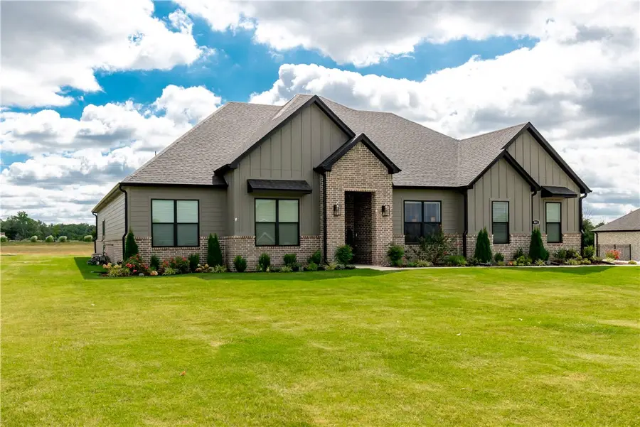 901 Noah Street, Fayetteville, AR 72703 - #2