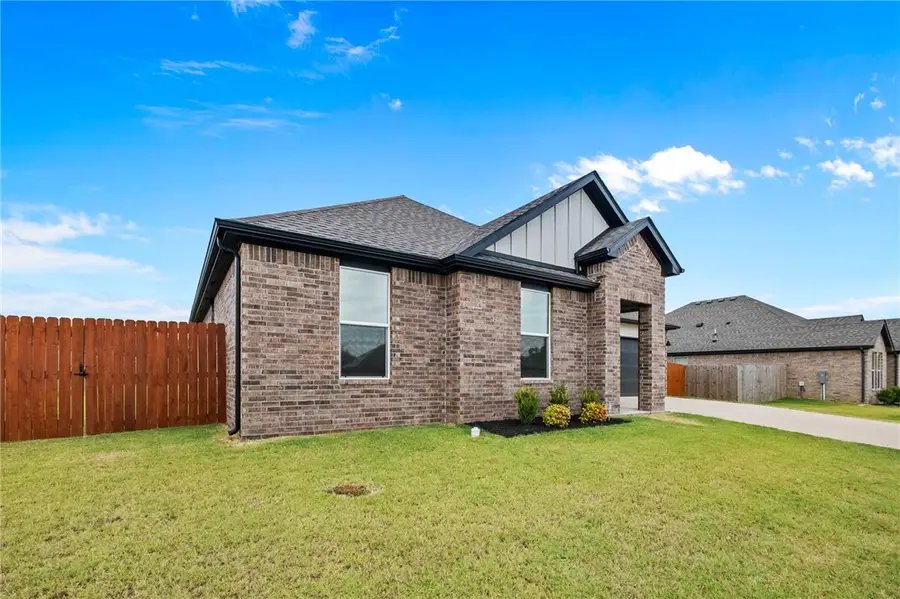 2105 Oliver Street, Pea Ridge, AR 72751 - #2