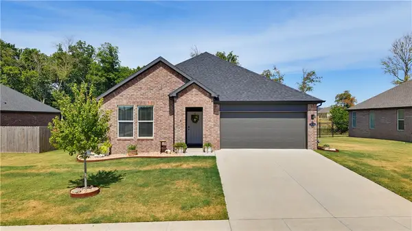 510 W Branta Street, Farmington, AR 72730