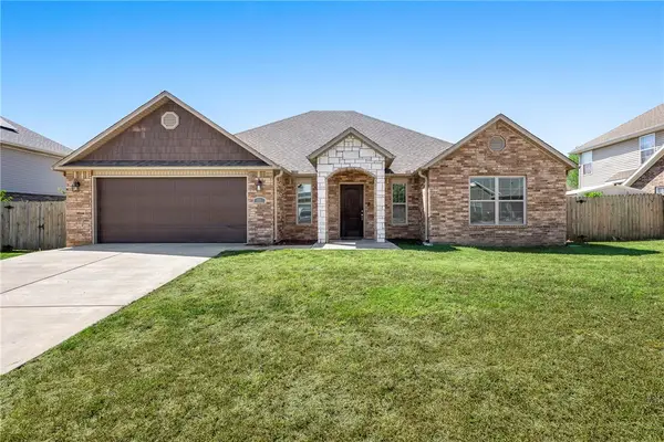 711 Paint Lane, Centerton, AR 72719
