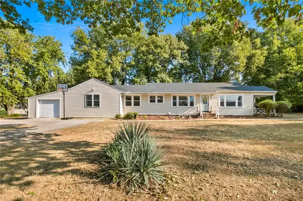 148 White Street, Farmington, AR 72730