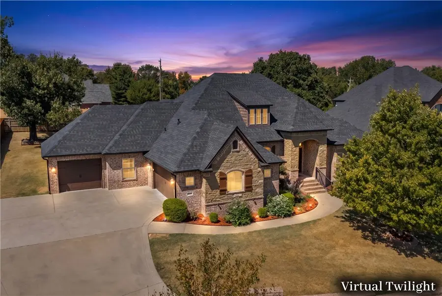 2105 NW Small Oaks Street, Bentonville, AR 72712 - #2