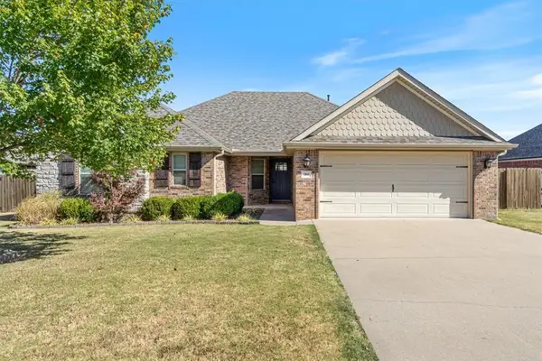 164 Penzo Avenue, Tontitown, AR 72762