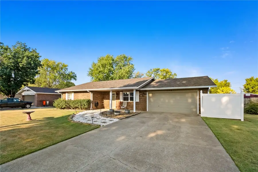 604 Andy Street, Springdale, AR 72762 - #3