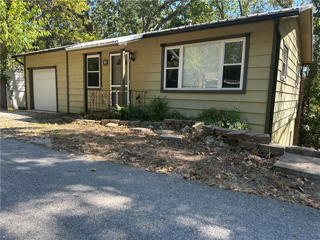 68 Wall Street, Eureka Springs, AR 72632 - #1