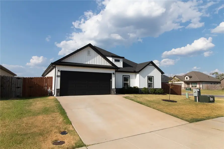1000 Sunshine Court, Centerton, AR 72719 - #2
