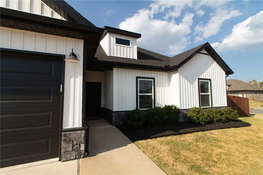 1000 Sunshine Court, Centerton, AR 72719 - #3