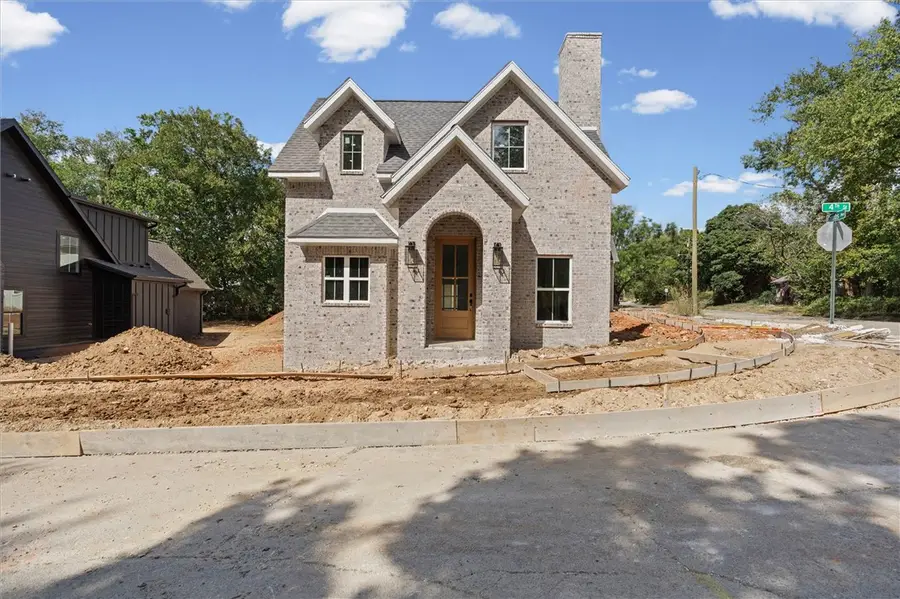 240 E 4th Street, Fayetteville, AR 72701 - #2