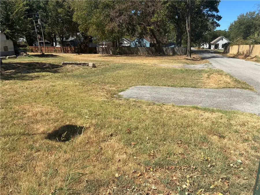 602 Washington Street, Siloam Springs, AR 72761 - #2