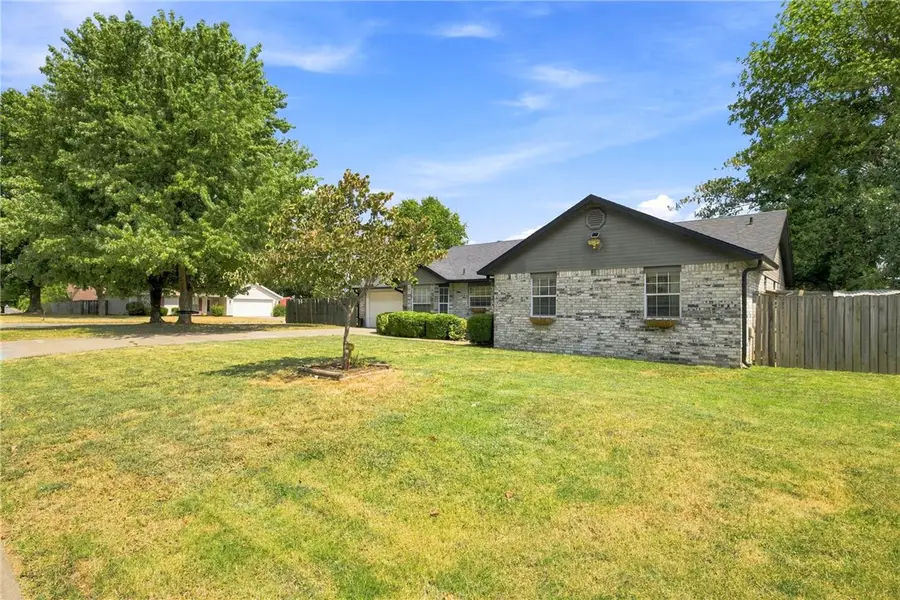 674 Zachary Street, Centerton, AR 72719 - #2