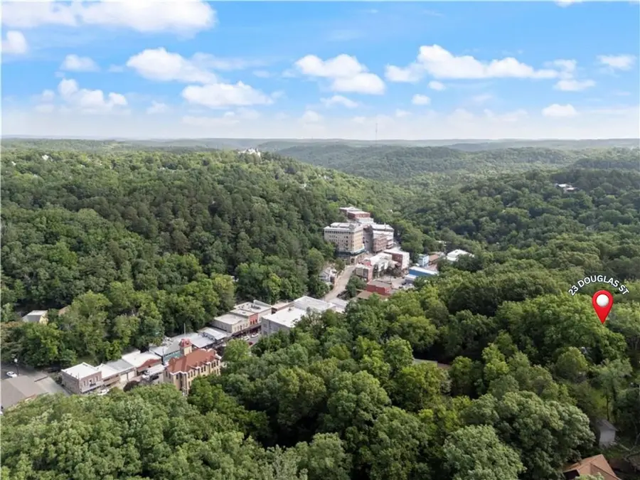 23 Douglas Street, Eureka Springs, AR 72632 - #2