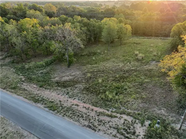 13272 Wally Way, Gentry, AR 72734