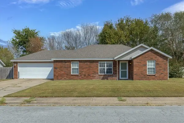 1312 Hackberry Place, Elkins, AR 72727