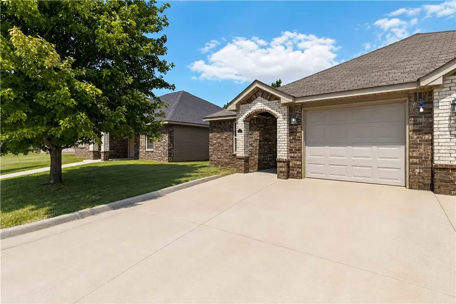 3302 SW Victoria Place #D, Bentonville, AR 72712 - #2