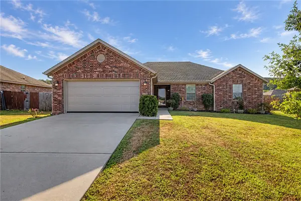 1266 Silver Oak Street, Elkins, AR 72727