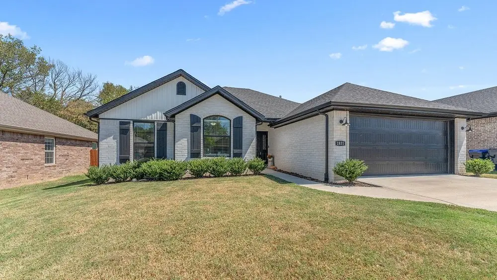 1831 S D Street, Rogers, AR 72756 - #1