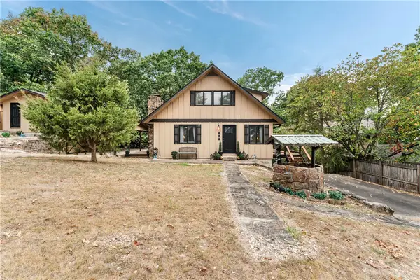 303 Ridge Road, Eureka Springs, AR 72631