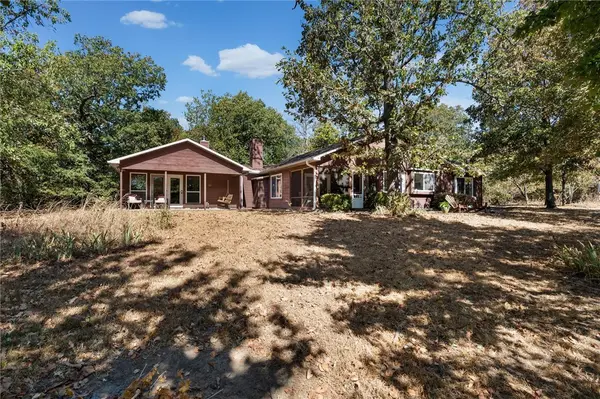 11487 Tony Mountain Road, Fayetteville, AR 72701