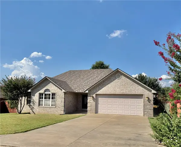 173 Hawthorne Lane, Russellville, AR 72802