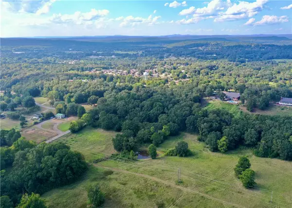000 Sparksford Drive, Russellville, AR 72802
