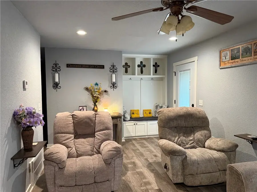 1101 W Walnut Street, Stilwell, OK 74960 - #3