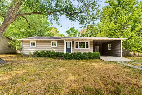 2324 Holly Street, Fayetteville, AR 72703