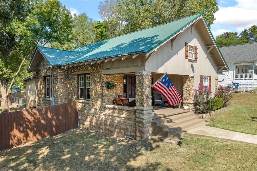 412 N Chestnut Street, Harrison, AR 72601 - #3