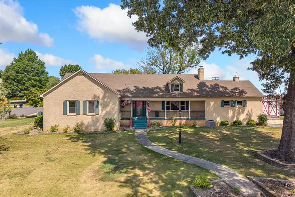 321 W Erie Avenue, Harrison, AR 72601