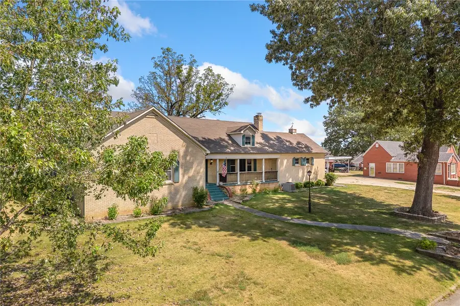 321 W Erie Avenue, Harrison, AR 72601 - #2