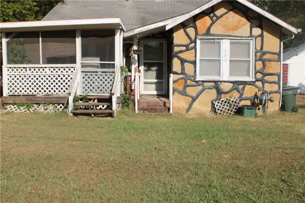 506 S Willow Avenue, Fayetteville, AR 72701