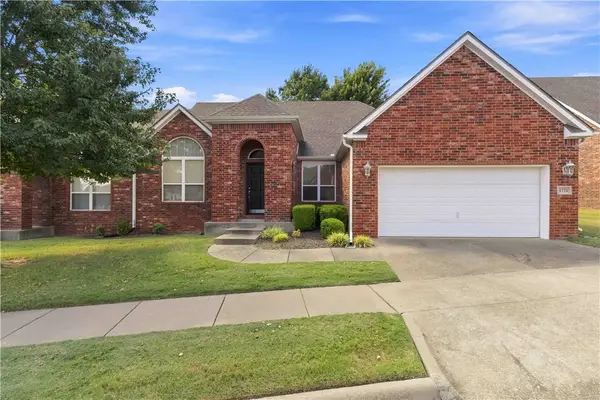 4175 N Meadow View Drive, Fayetteville, AR 72703