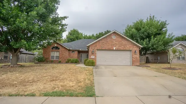 4830 W Tumbleweed Street, Fayetteville, AR 72704