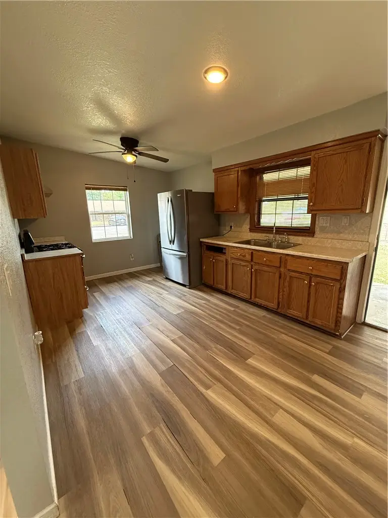 912 F Street, Russellville, AR 72801 - #2