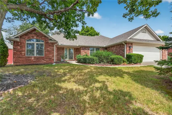 2806 Amberwood Street, Springdale, AR 72762